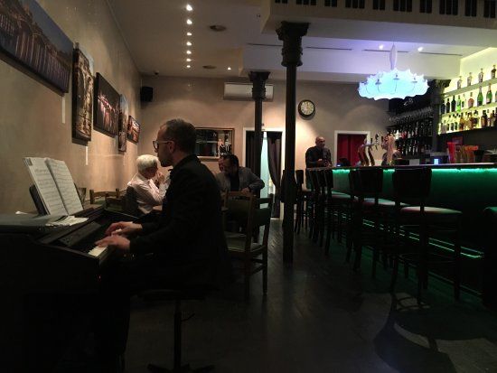 Piano Bar